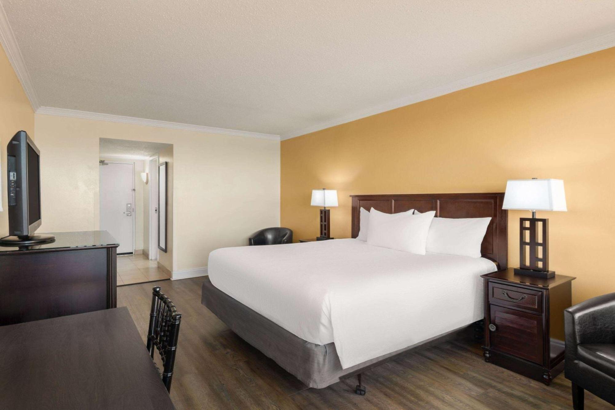 Wyndham Garden Fort Walton Beach Destin Extérieur photo