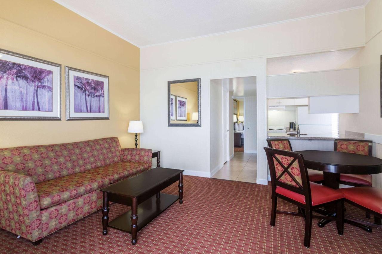Wyndham Garden Fort Walton Beach Destin Extérieur photo